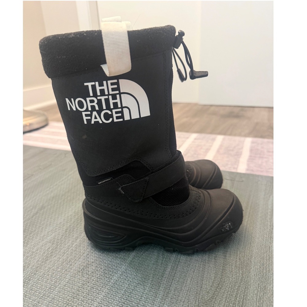 The North Face Alpenglow IV Kids Black Waterproof Snow Boots Heatseeker Size 1Y